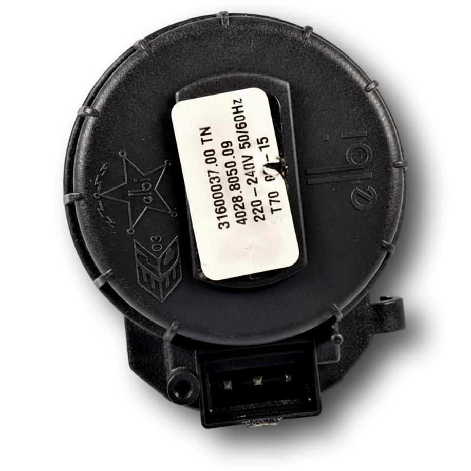 Actuador de válvula de 3 vías · 31600037.00 TN / 4028.8050.09